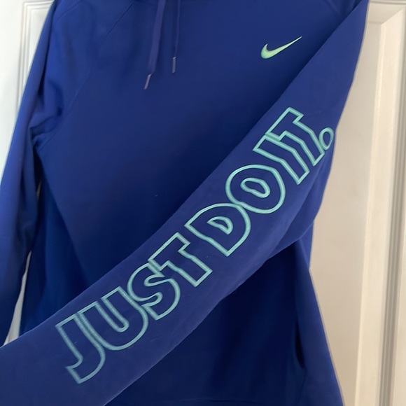 Nike sweatshirt - Picture 2 of 5